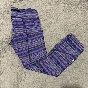 Lululemon athletica, Capri leggings with cell phone pocket size 4 A617